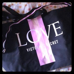 VS weekend tote NWT